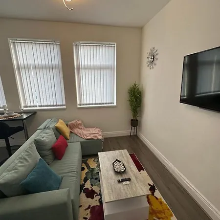 Lovely 2 Bedroom Apartments In Manchester Close To City Centre And Manchester City Stadium #1 Exterior photo