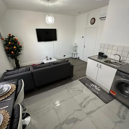 Lovely 2 Bedroom Apartments In Manchester Close To City Centre And Manchester City Stadium #1 Exterior photo