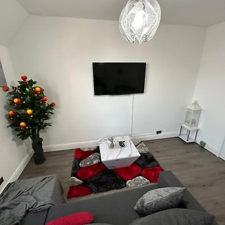 Lovely 2 Bedroom Apartments In Manchester Close To City Centre And Manchester City Stadium #1 Exterior photo
