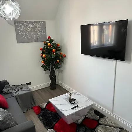 Lovely 2 Bedroom Apartments In Manchester Close To City Centre And Manchester City Stadium #1 Exterior photo