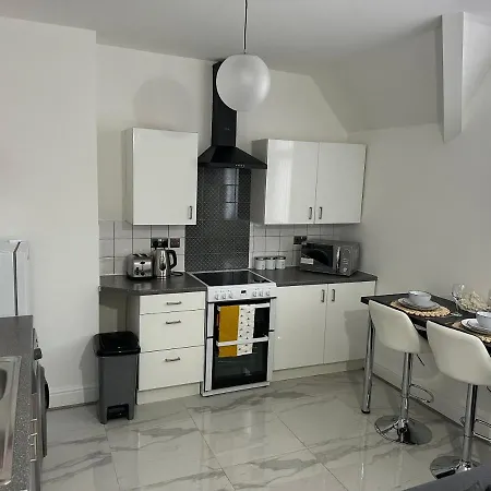 Lovely 2 Bedroom Apartments In Manchester Close To City Centre And Manchester City Stadium #1 Exterior photo