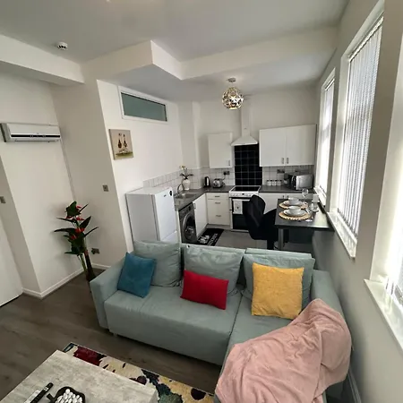 Lovely 2 Bedroom Apartments In Manchester Close To City Centre And Manchester City Stadium #1 Exterior photo