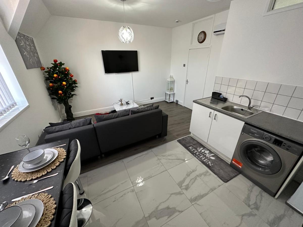 Appartement 2 Bedroom Flat Close To City, Stadium And Coop Arena *